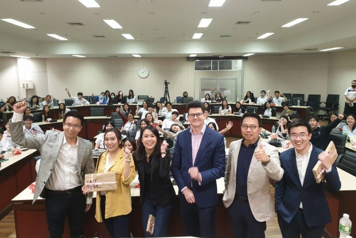 Knowledge Sharing "Supporting Ecosystem Startups: Advisory, Finance and Legal" at the Faculty of Law, Chulalongkorn University.