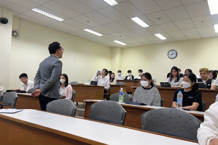 Speakers on “Essential Skills for Legal Practice” at Chulalongkorn University's Faculty of Law